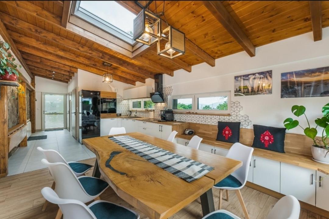 Apartament Pod Bukowym Lasem Meszna Bagian luar foto